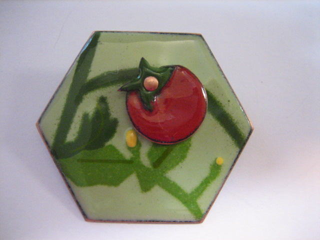 Tomato on the Vine – Button Designed by Janet White 2025. enamel on copper, glass thread, moveable
